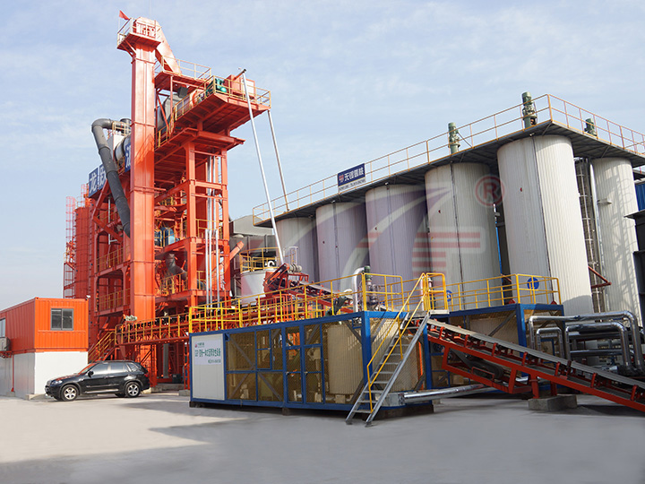 蘇州龍躍10噸移動一體式改性瀝青設備